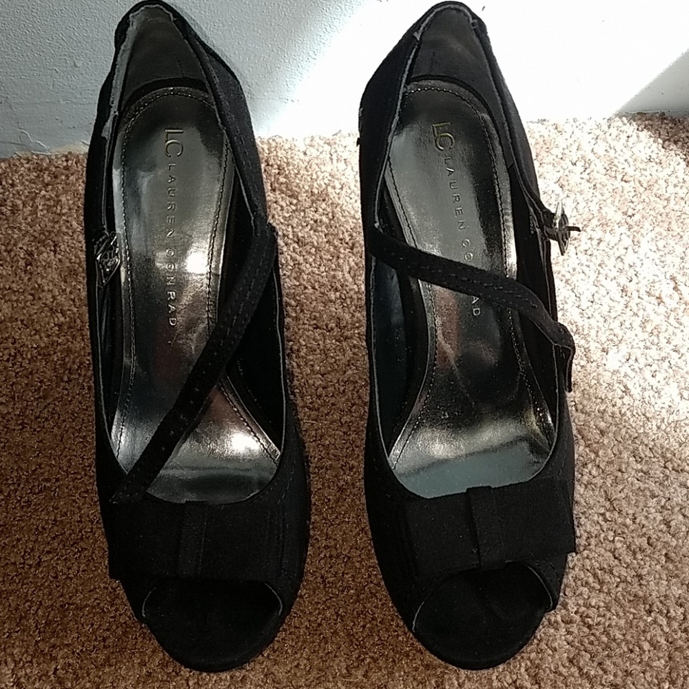 Black Wedges